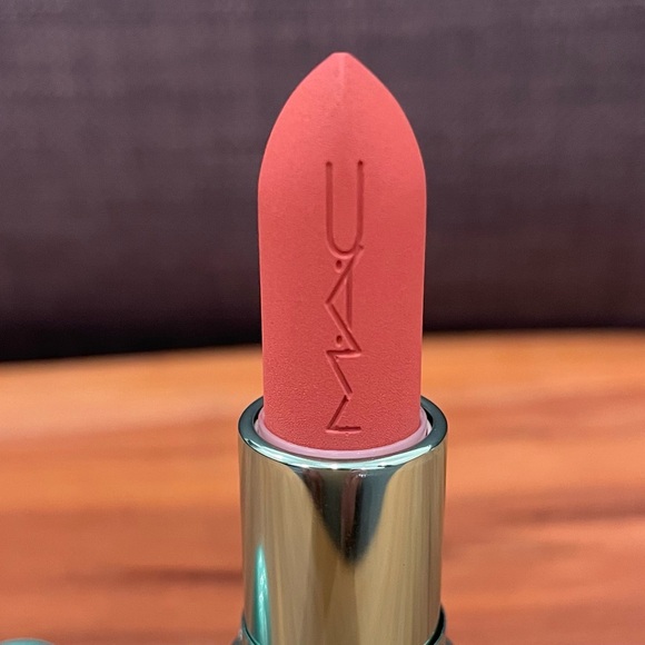 NWT MAC COSMETICS Macximal Matte Lipstick Full Size Limited Edition Velvet Teddy - Picture 3 of 9